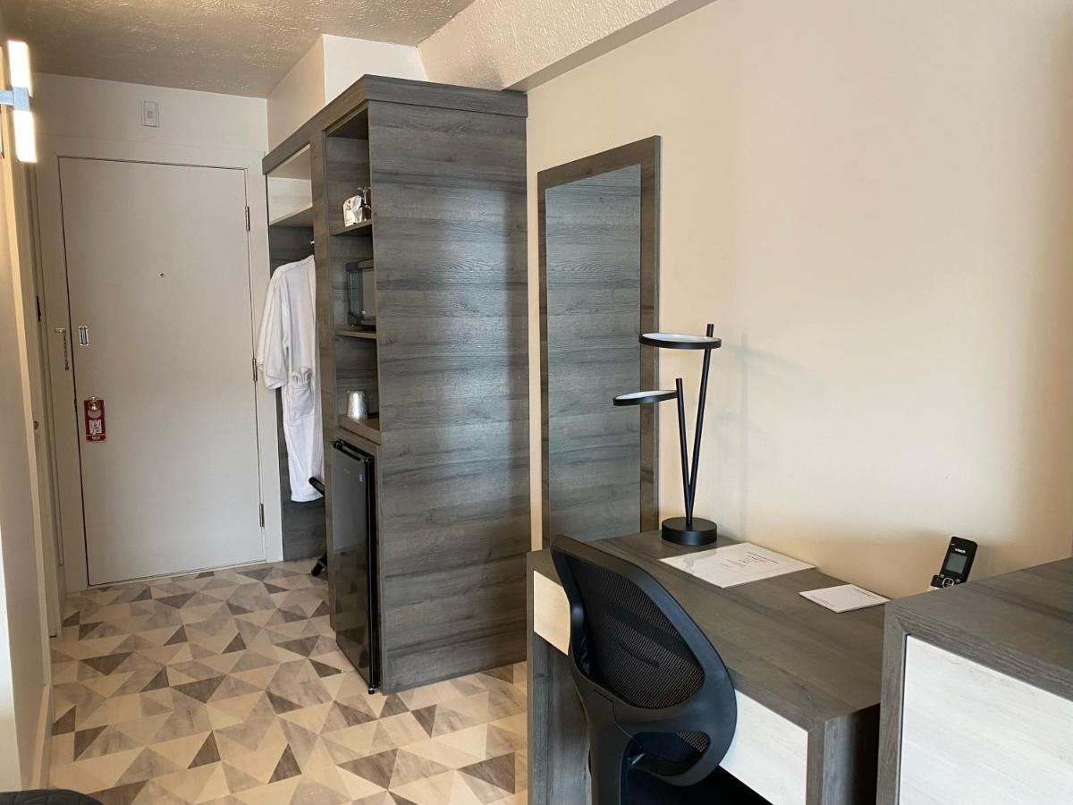 Travelodge By Wyndham Drummondville Exteriör bild