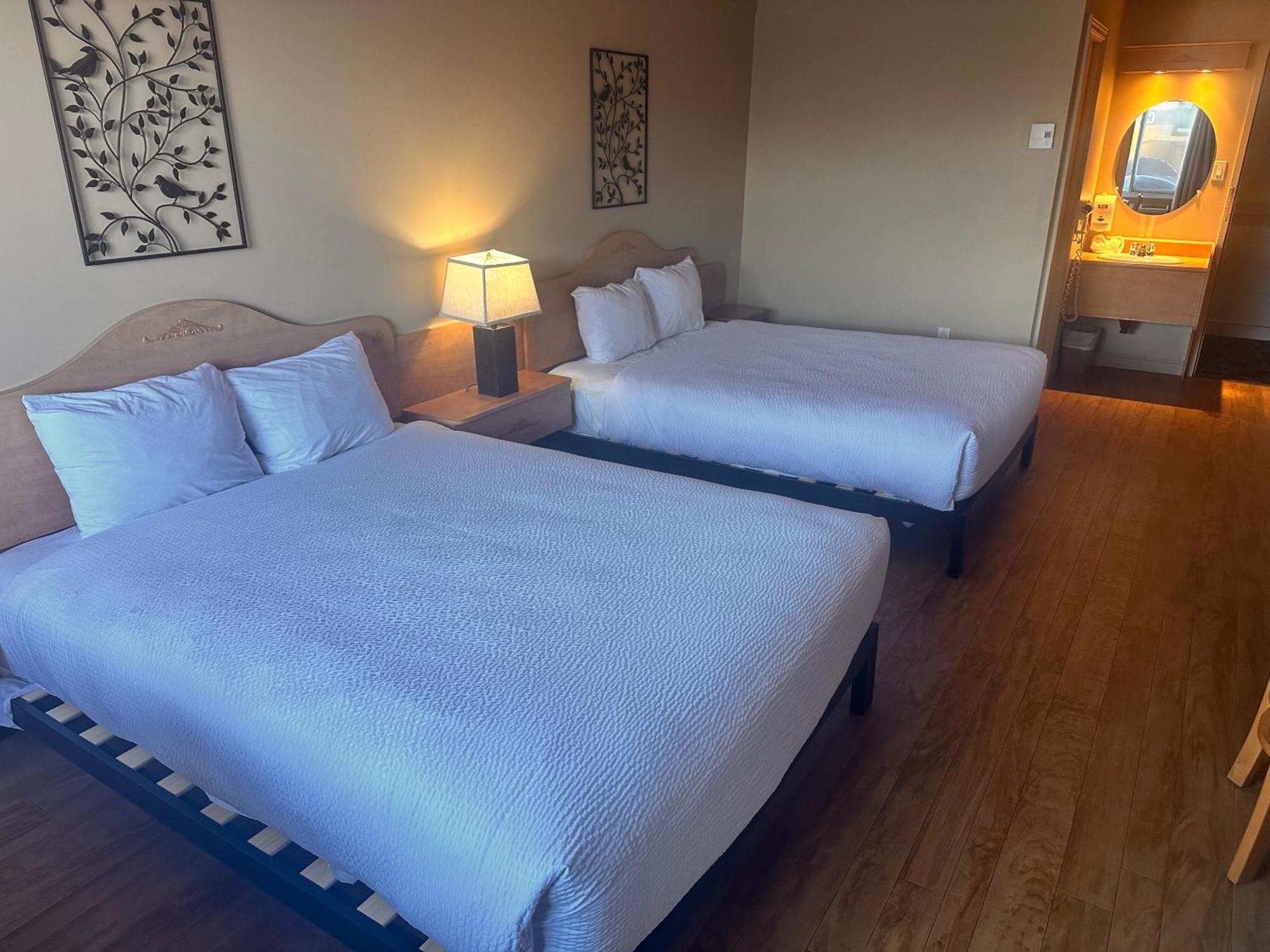 Travelodge By Wyndham Drummondville Exteriör bild