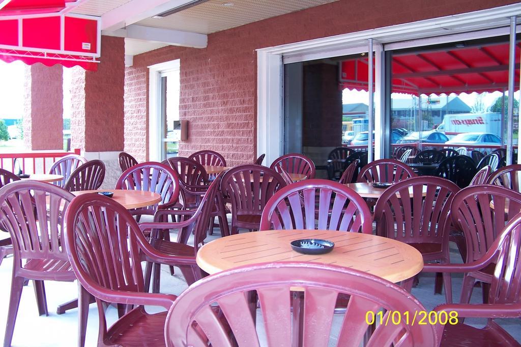 Travelodge By Wyndham Drummondville Exteriör bild